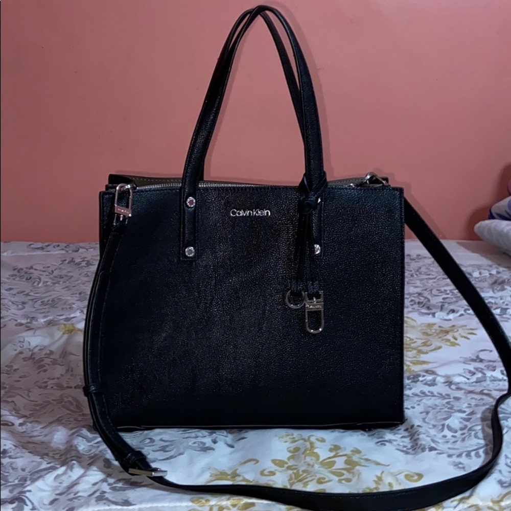 CALVIN KLEIN PURSE 👜